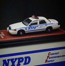 CZ GOC 1:64 HEC White Crown Victoria CV US Police Model Diecast Display Car 