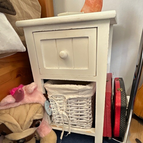 White wooden bedside table - wooden,