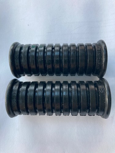 Suzuki pillion rubbers pair - rubbers,1,