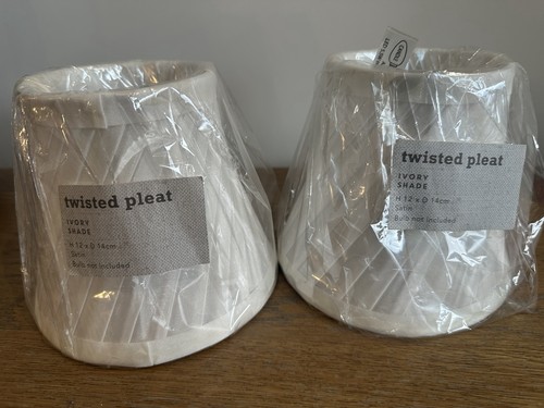 Twisted pleat ivory shade - pleat,