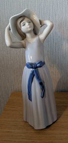 Lladro figurine - lladro,