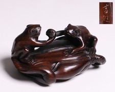 Japanese Wooden Arm-Wrestling Frogs Netsuke 2inch Inro Ojime Figurine By Kichio