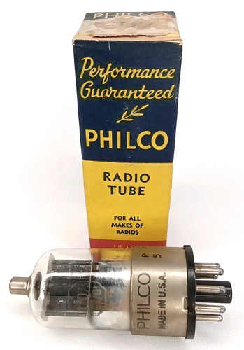 Antique 1940s radio - 1940s,