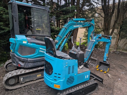 Brand new excavator - new,
