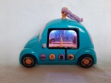 Pixel Chix, Road Tripping Car