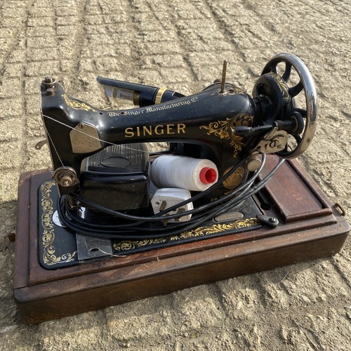 Singer sewing machine vintage - sewing,