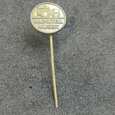Vintage Munktell Museet Museum Sweden Lapel Stick Pin Badge Eskilstuna