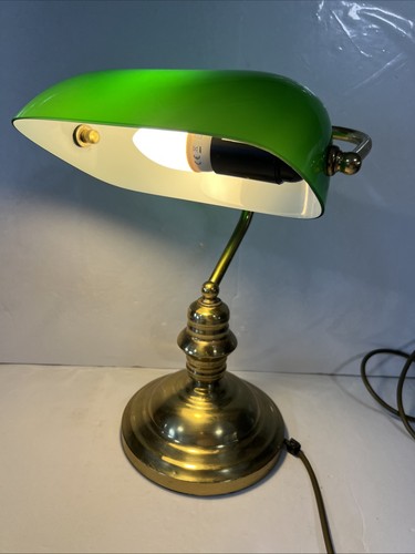 Bankers lamp with green glass - lamp,