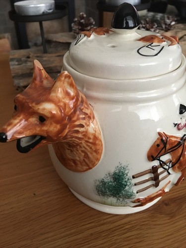 Vintage fox hounds teapot - hounds,