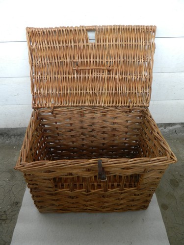 Vintage wicker box basket - wicker,
