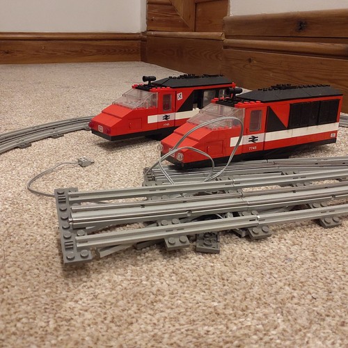 Lego train 7745 - train, track