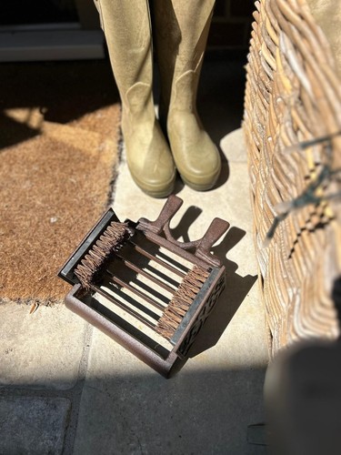 Cast iron boot - jack, scraper