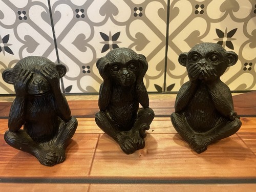 Three wise monkey - three,