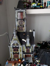 LEGO Icons: Haunted House (10273)