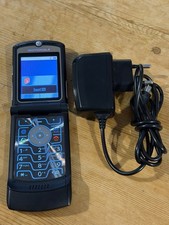 Motorola RAZR V3 with battery