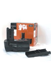 Sony VG-C77AM Vertical Grip for Sony A77II A77 A99II Digital Camera  (updated)