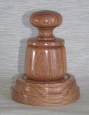 WOODEN PALM POCKET GAVEL AND SOUNDING BLOCK IN QUALITY OAK WOOD