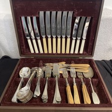 Vintage canteen of cutlery