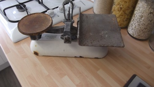 Vintage metal kitchen scales - kitchen,