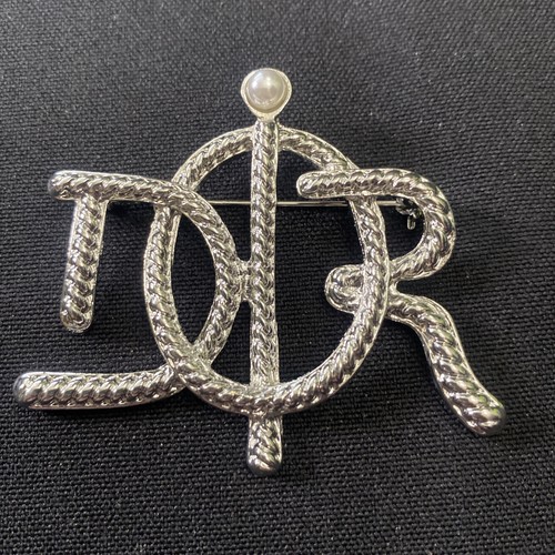 Dior brooch pin - pin, elegance