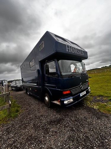 2000 horse box with - 2000, 7.5t