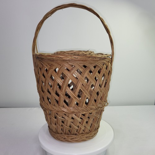 Lidded wicker basket - basket, large