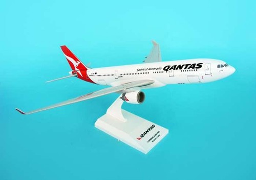 Qantas airlines a330 200 - a330-200, model