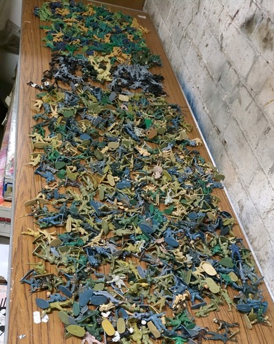 100s vintage toy soldiers - vintage,