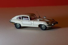 DINKY Jaguar E-Type 2+2 131