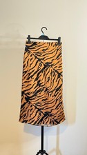 Quiz Satin Skirt Size Small