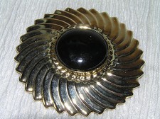 Vintage Ridged Swirl GOldtone w Black Plastic Cab Abstract Flower Scarf Clip