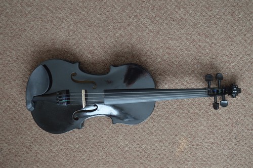 Jet black violin and case - violin, with