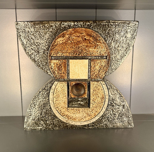 Troika anvil vase decorated - anvil, vase.