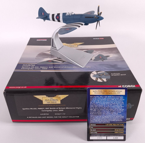 Corgi aa38702 spitfire xix - corgi, pr.xix