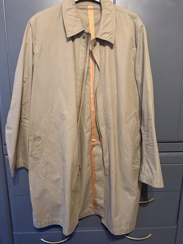 Private white ventile mac - v.c.,