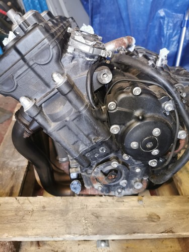 Yamaha yzf 4c8 - r1,
