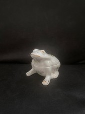 Aynsley Frog trinket box, Wild