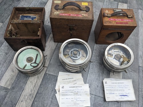 Vintage pigeon racing - , clocks