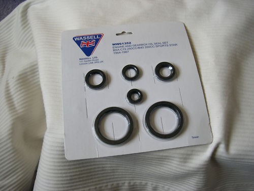 Bsa c15 b40 engine - bsa, oil