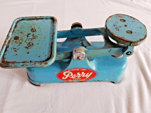 Vintage metal weighing scales