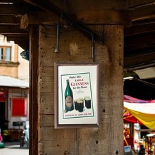 Laurie's Pub and Bar