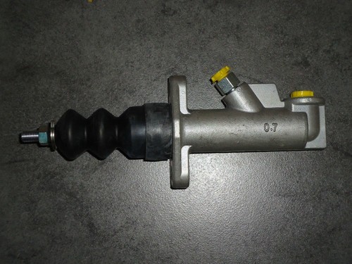 Brake clutch master cylinder - master,