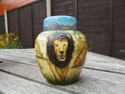 Moorcroft pride lions - of,