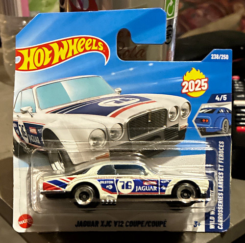 Hot wheels jaguar - jaguar, v12