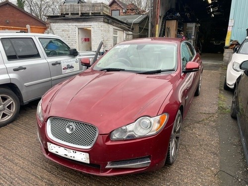 2010 jaguar wiper nut - xf,