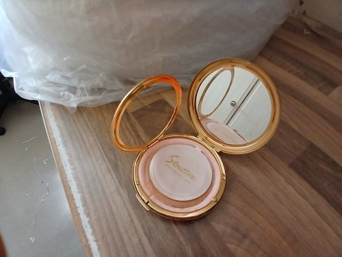 Vintage stratton powder - vintage,