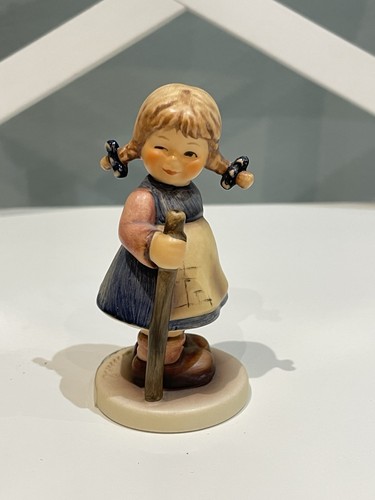 Goebel hummel figurine - goebel, m.