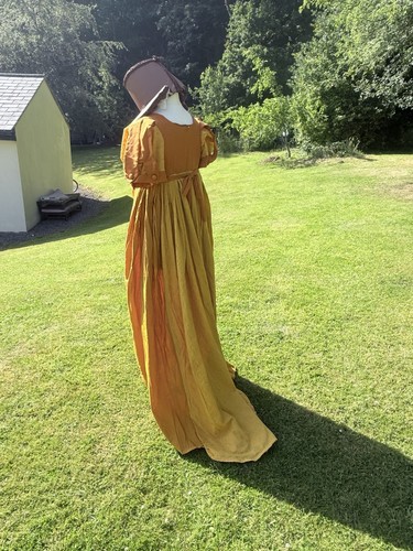 Empire regency trained - trained, gown