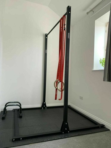 Freestanding pull bar - bar, gym