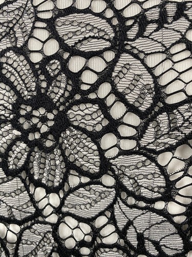 Metres black off white - metres,